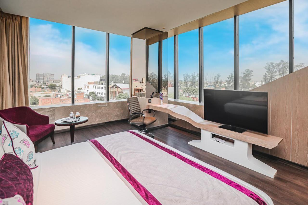 Regenta Place Verka אמריצר מראה חיצוני תמונה