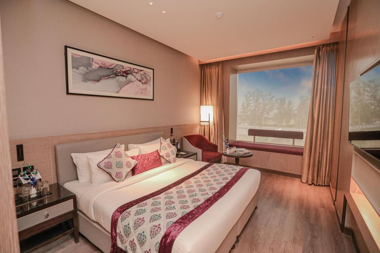 Regenta Place Verka אמריצר מראה חיצוני תמונה